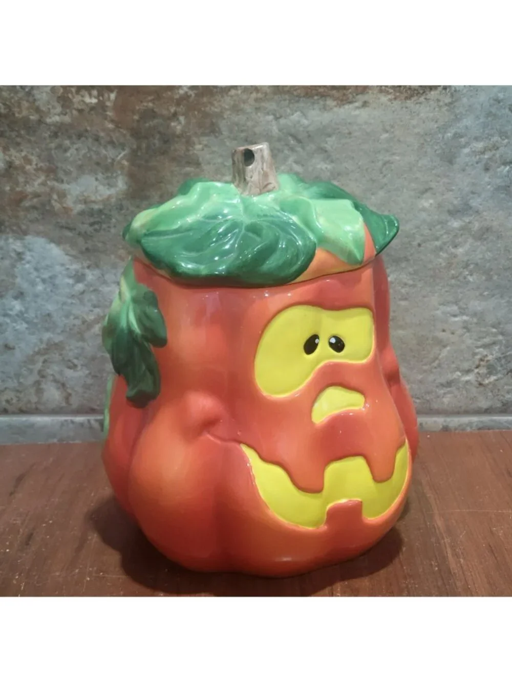 Halloween Pumpkin Jack O' Lantern Cookie Treat Jar 2002 Chipped